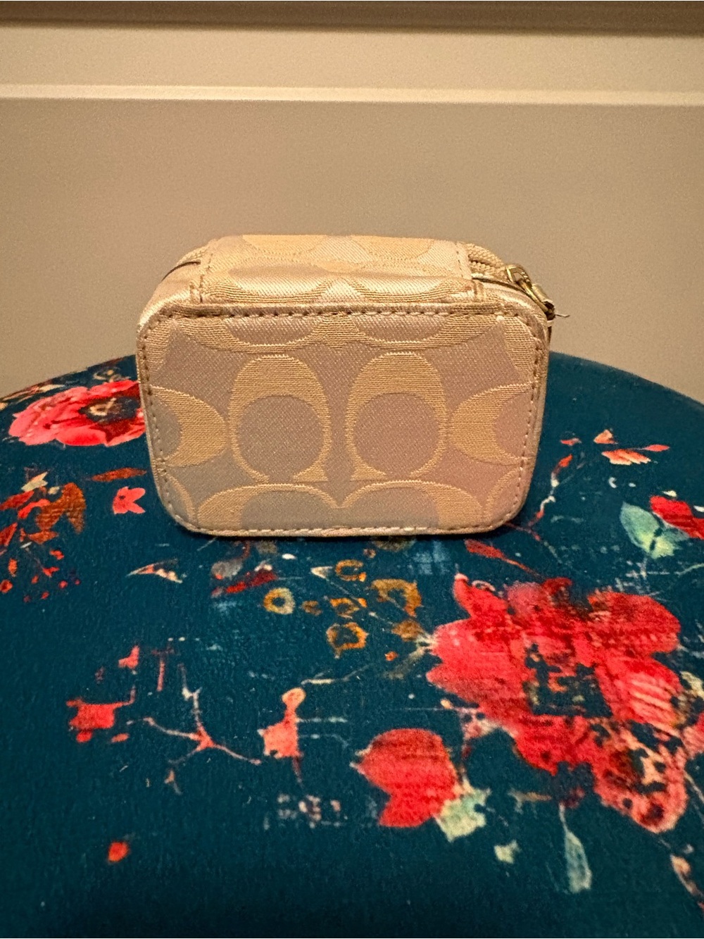 Coach Poppy Pill Box - Picture 2 of 7
